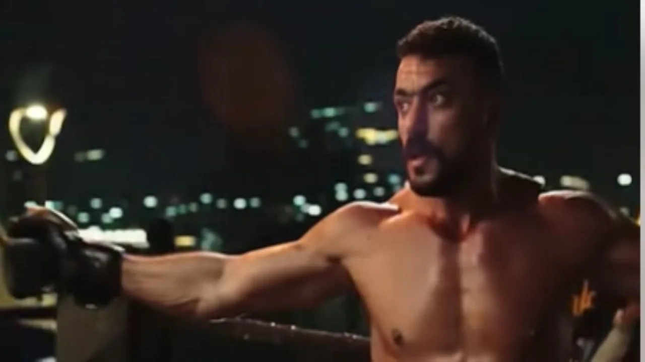 تفاعل جماهيري واسع مع أحمد العوضي في الشارع بعد نجاح شخصية علي كلاي